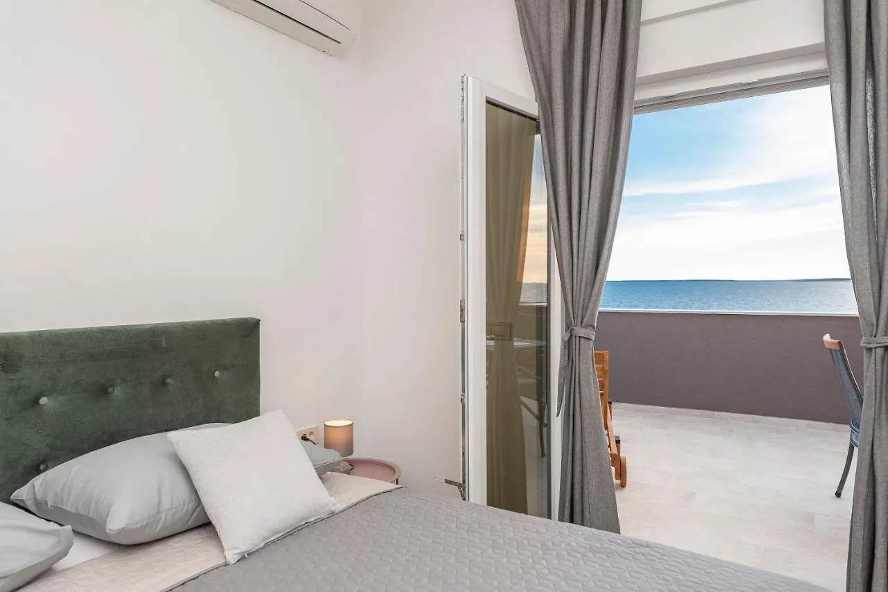 Villa Eni Apartments 1 Mandre 0*,